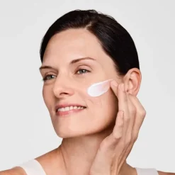 ESTEE LAUDERDayWear Crème Hydratation 24h Multi-Protection Anti-Oxydant SPF 15 Pour Peaux Normales/Mixtes