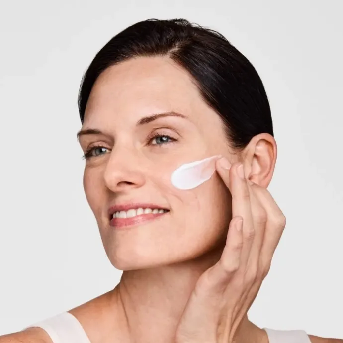 ESTEE LAUDERDayWear Crème Hydratation 24h Multi-Protection Anti-Oxydant SPF 15 Pour Peaux Normales/Mixtes