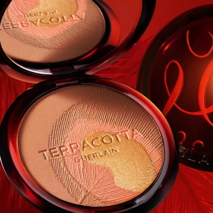 GUERLAINTerracotta Peacock La Poudre Bronzante - 96% d’Ingrédients d’Origine Naturelle - Édition limitée