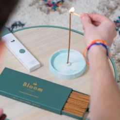 Porte Encens Bloom Multicolore en Béton